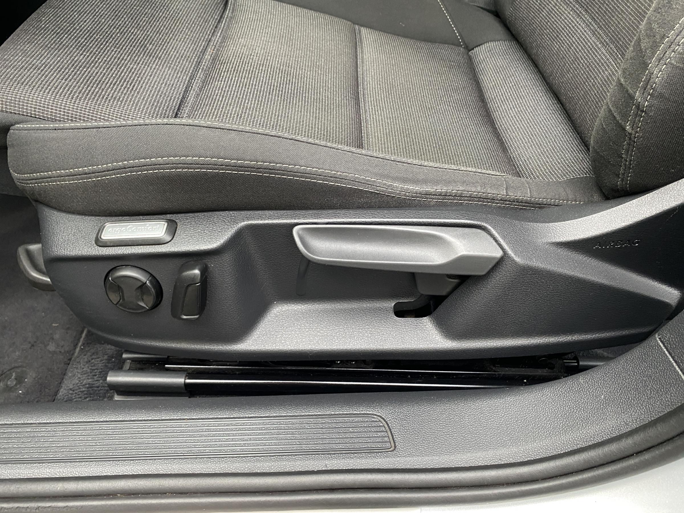 Volkswagen Passat, 2015 - pohled č. 14