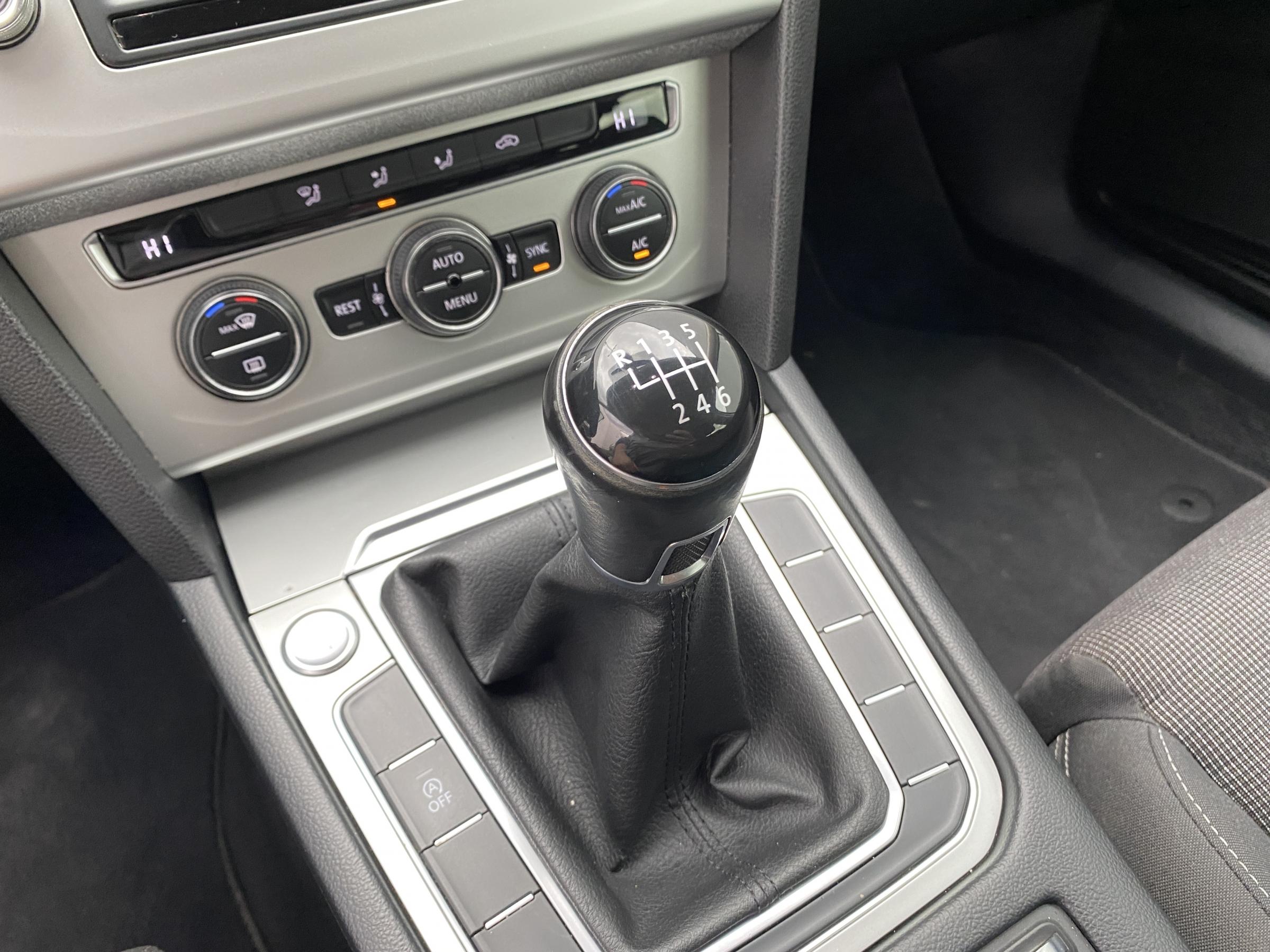 Volkswagen Passat, 2015 - pohled č. 16