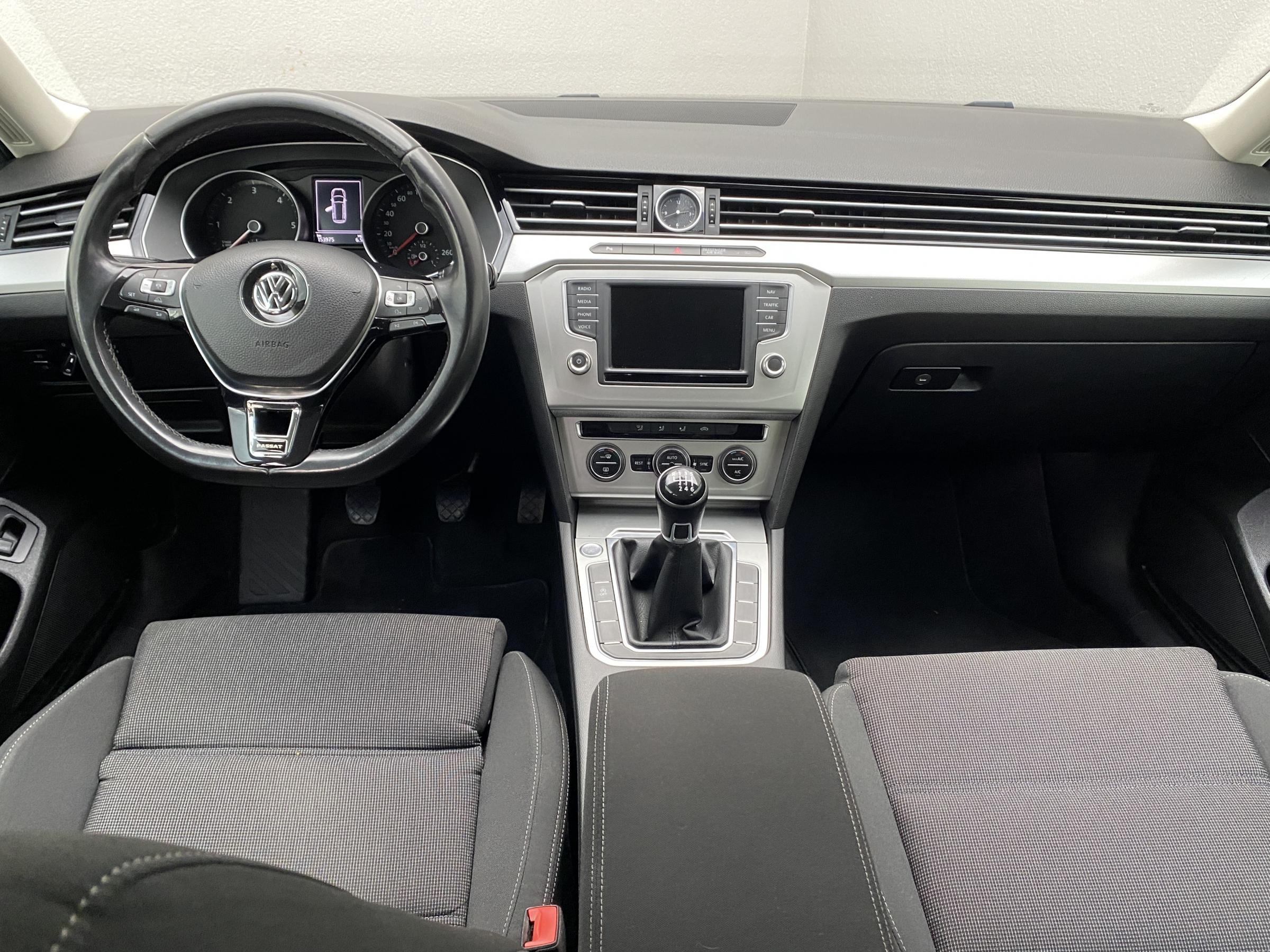 Volkswagen Passat, 2015 - pohled č. 8