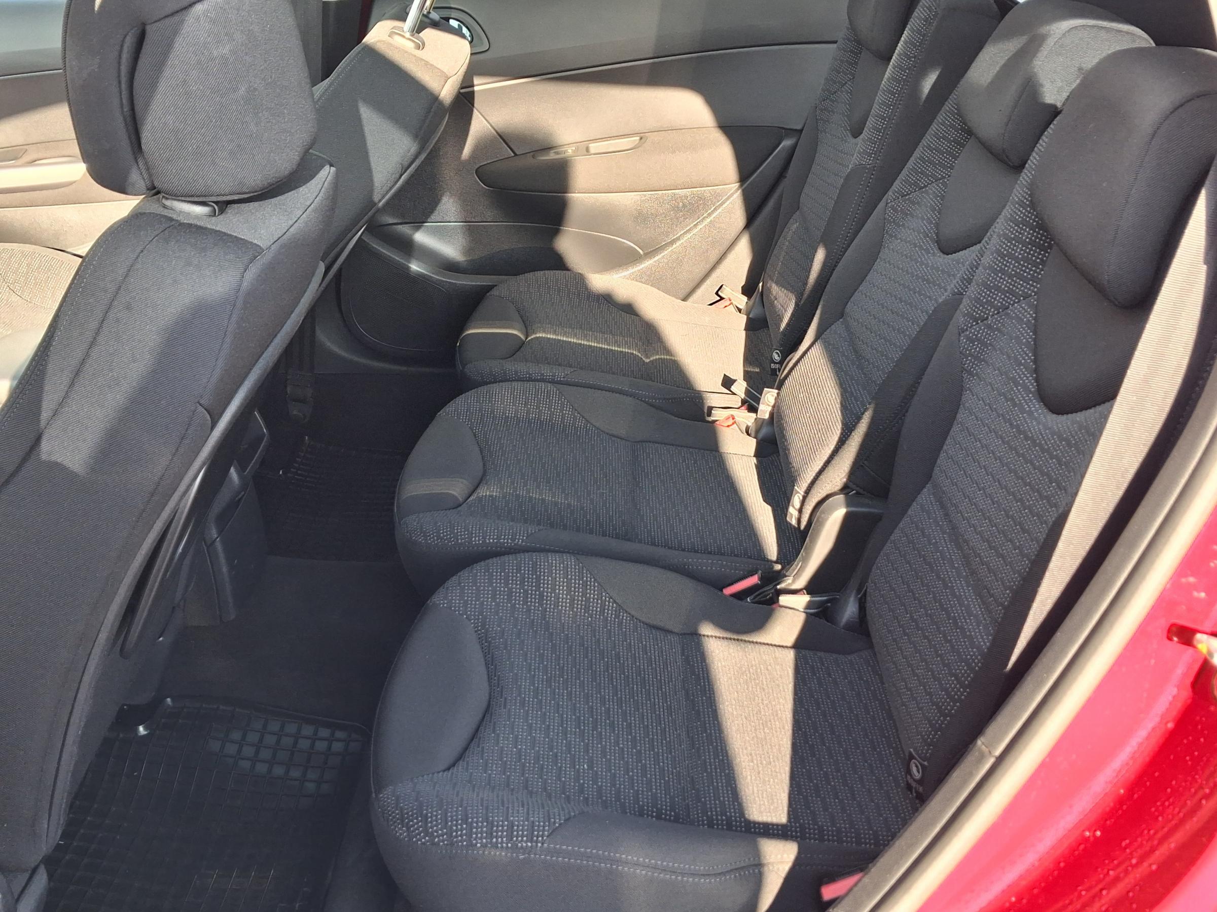 Peugeot 308, 2009 - pohled č. 10