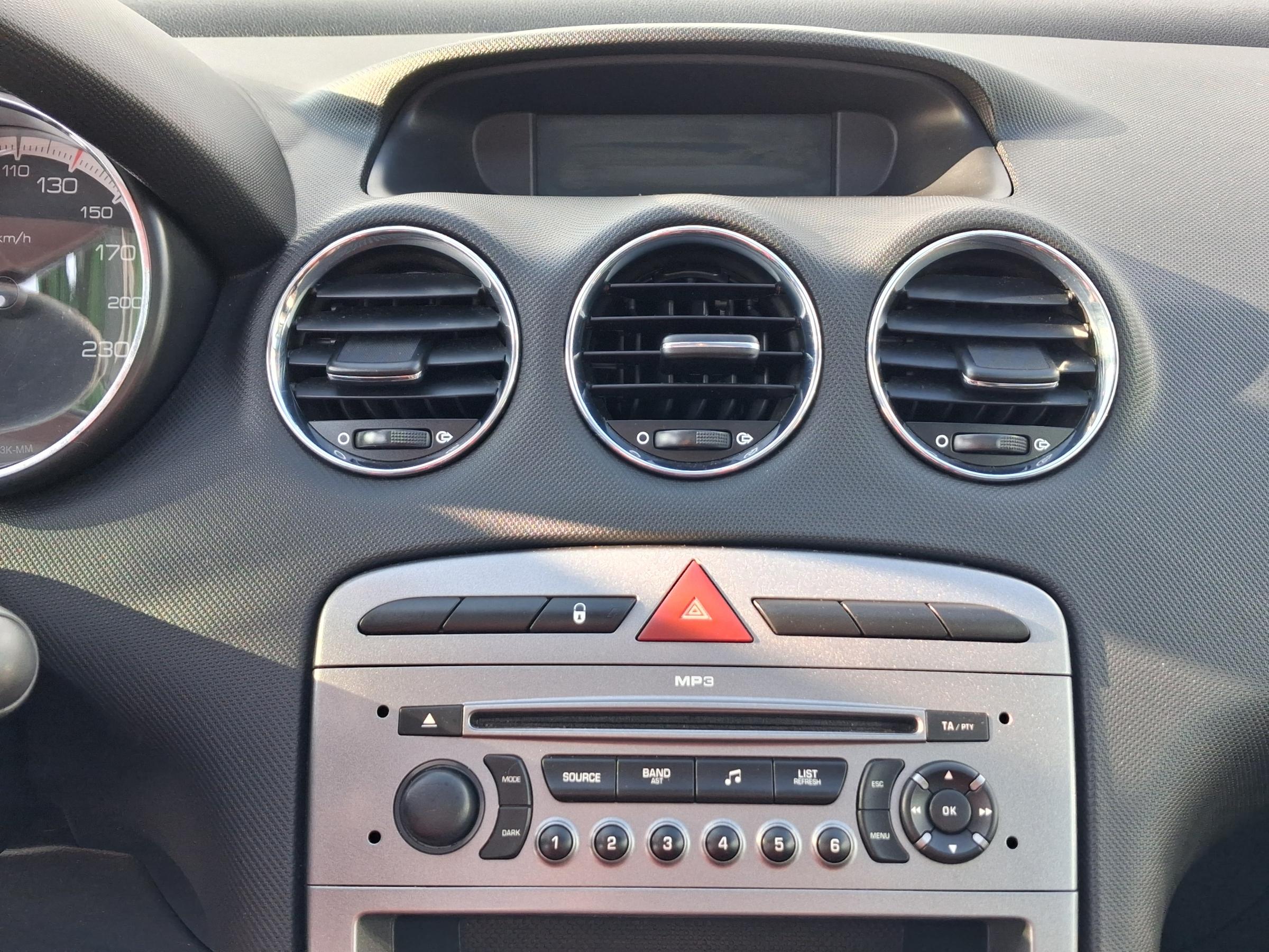 Peugeot 308, 2009 - pohled č. 13