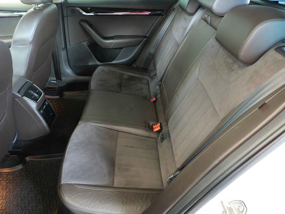 Škoda Octavia III 2.0 TDi  4x4