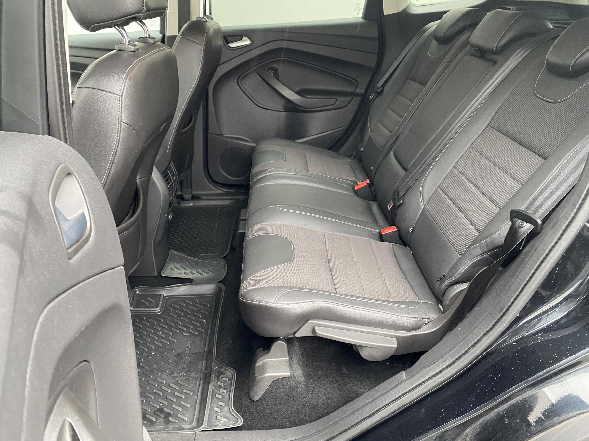 Ford Kuga, 2014 - pohled č. 12