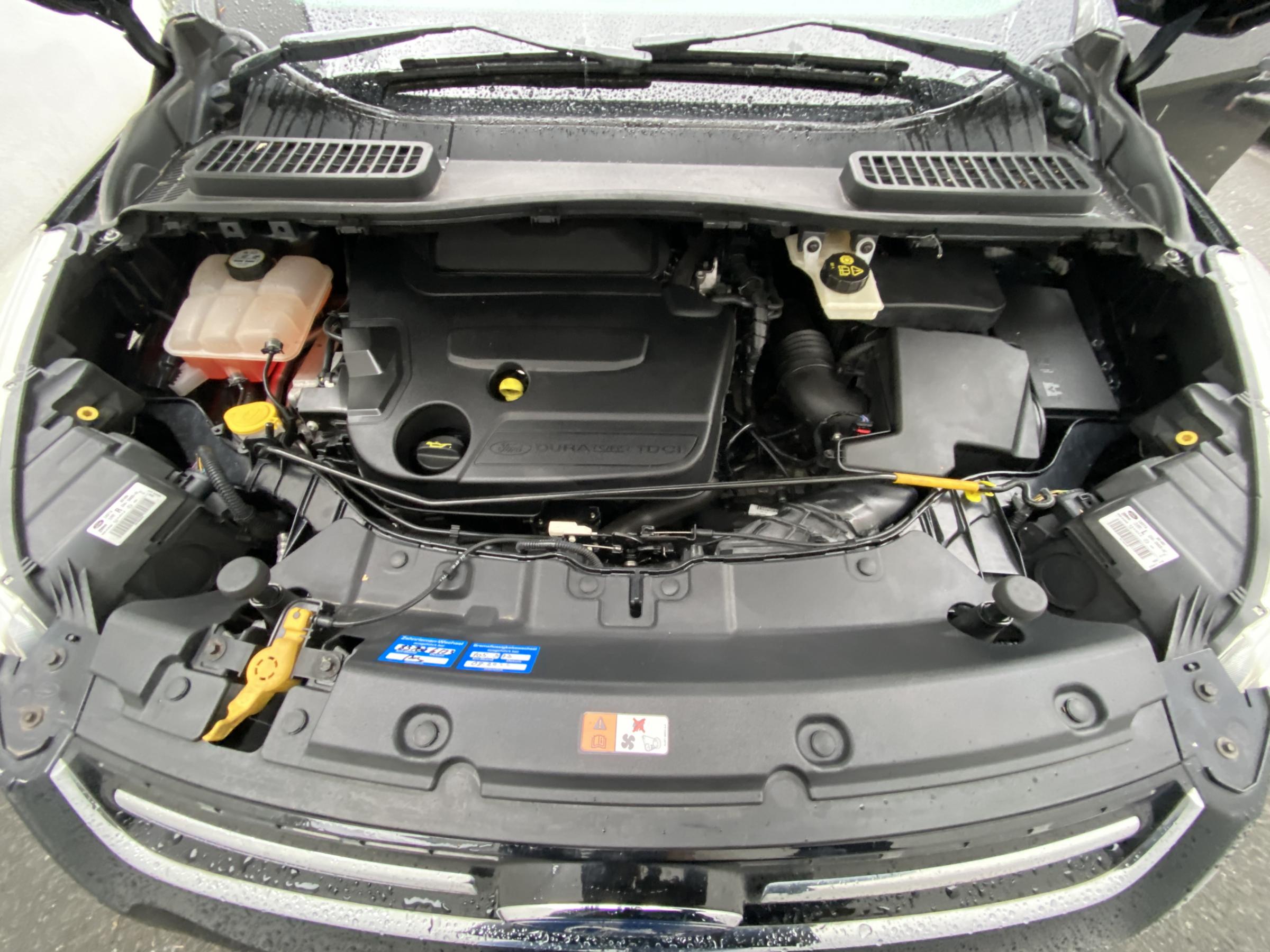 Ford Kuga, 2014 - pohled č. 7