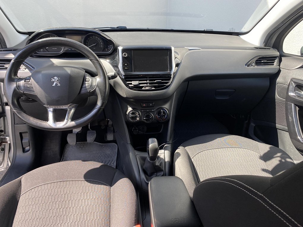 Peugeot 208 1.2PT 