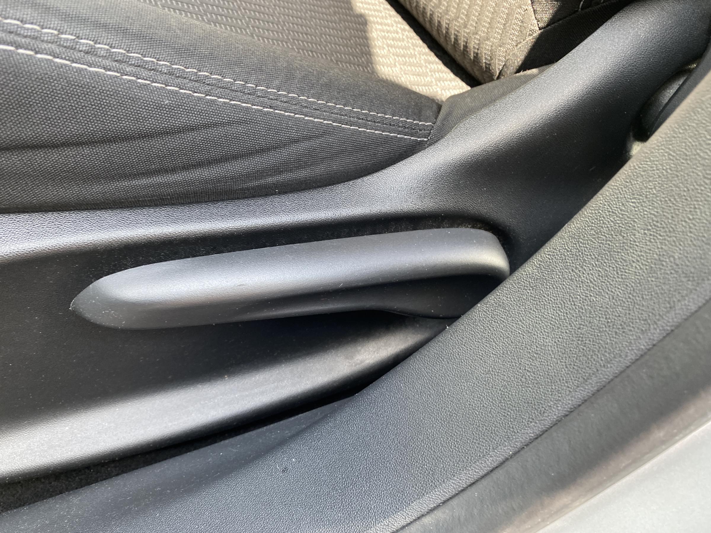 Peugeot 208, 2017 - pohled č. 16