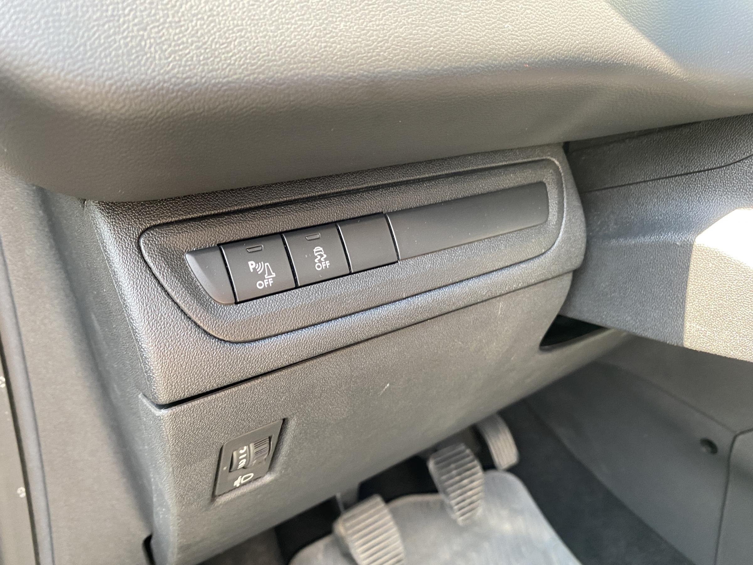 Peugeot 208, 2017 - pohled č. 17