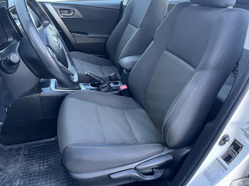 Toyota Auris 1.6 VVTi 