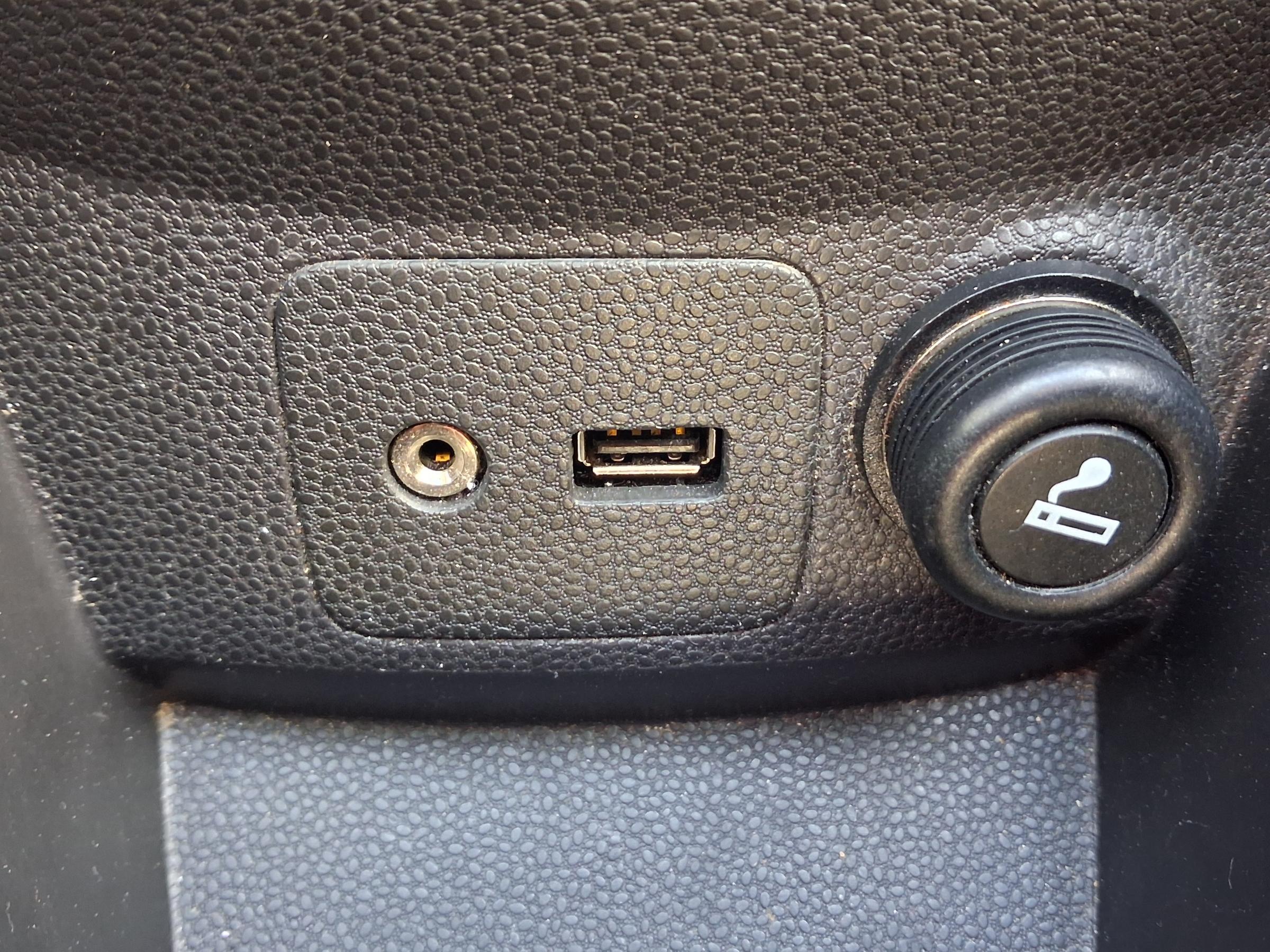 Ford Fiesta, 2013 - pohled č. 15