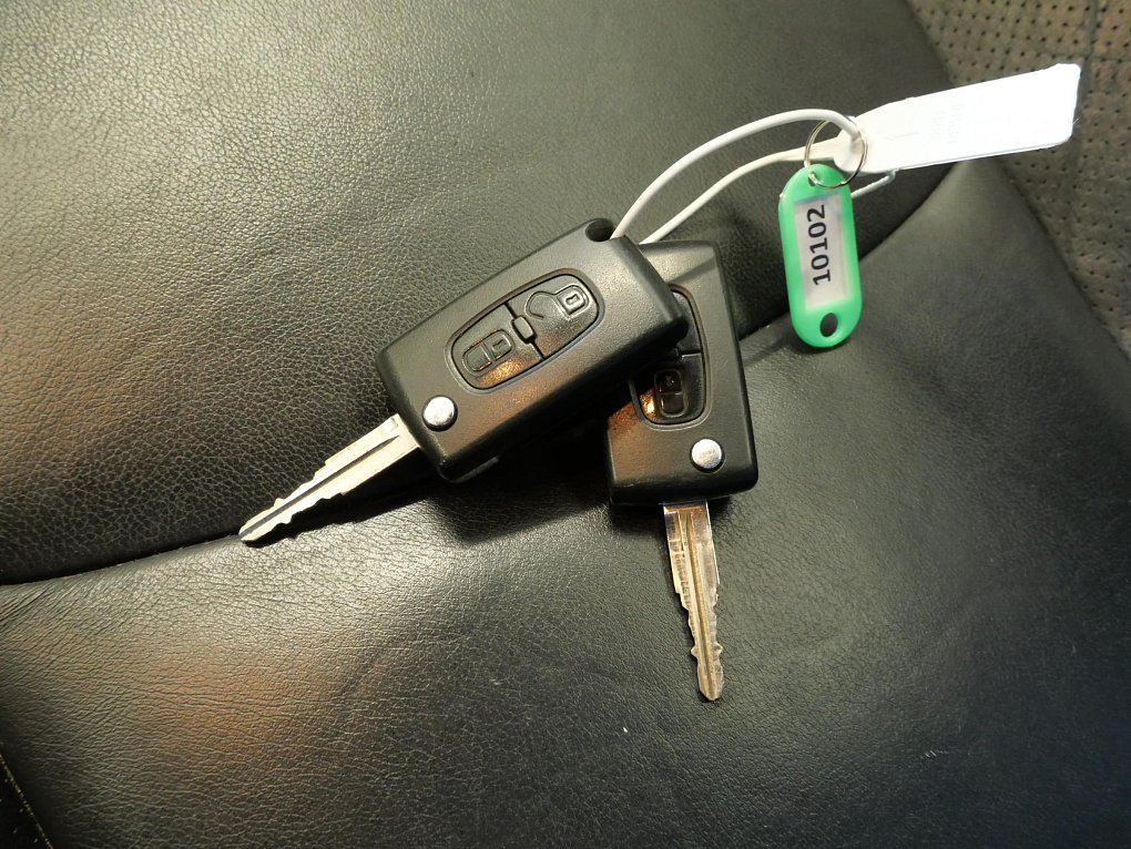 Peugeot 4007 2.2d  4x4, 7míst