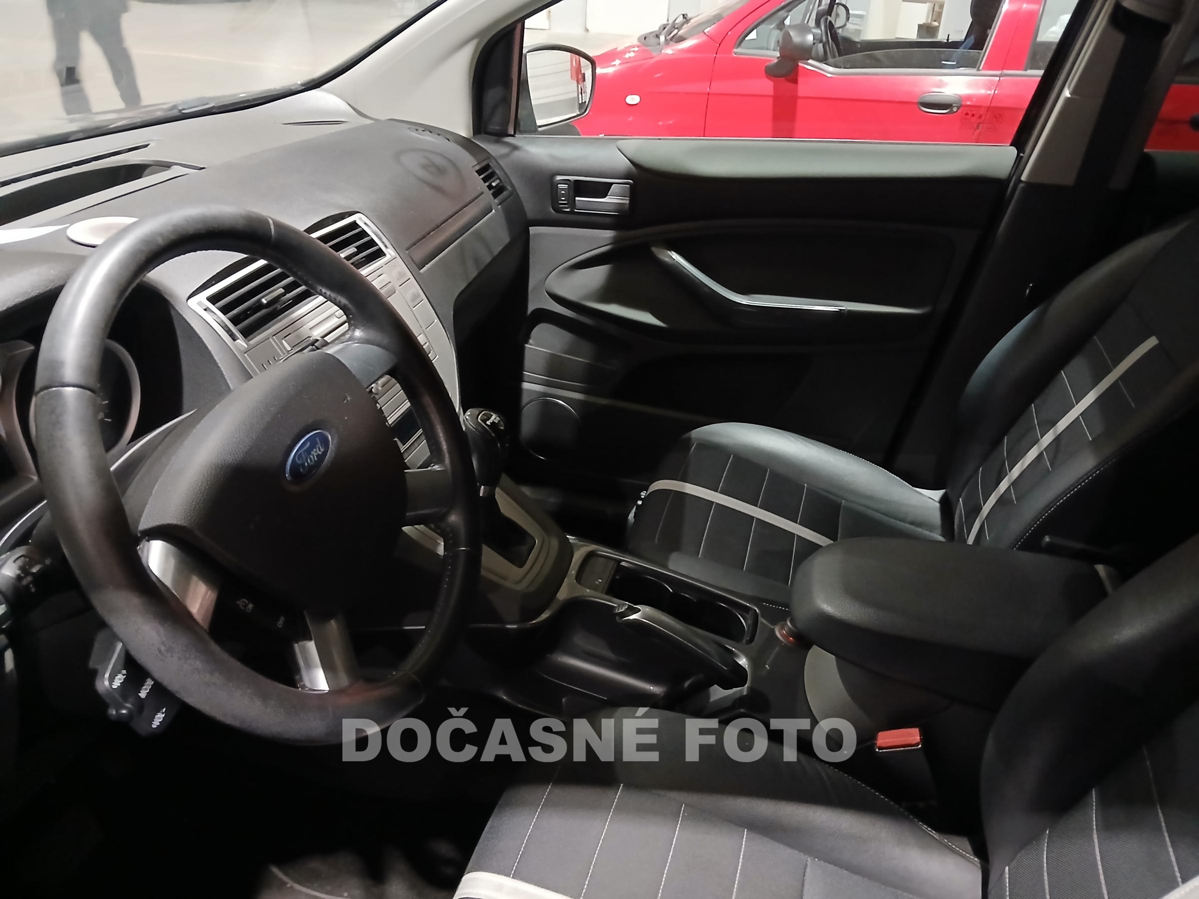 Ford Kuga, 2011 - pohled č. 3