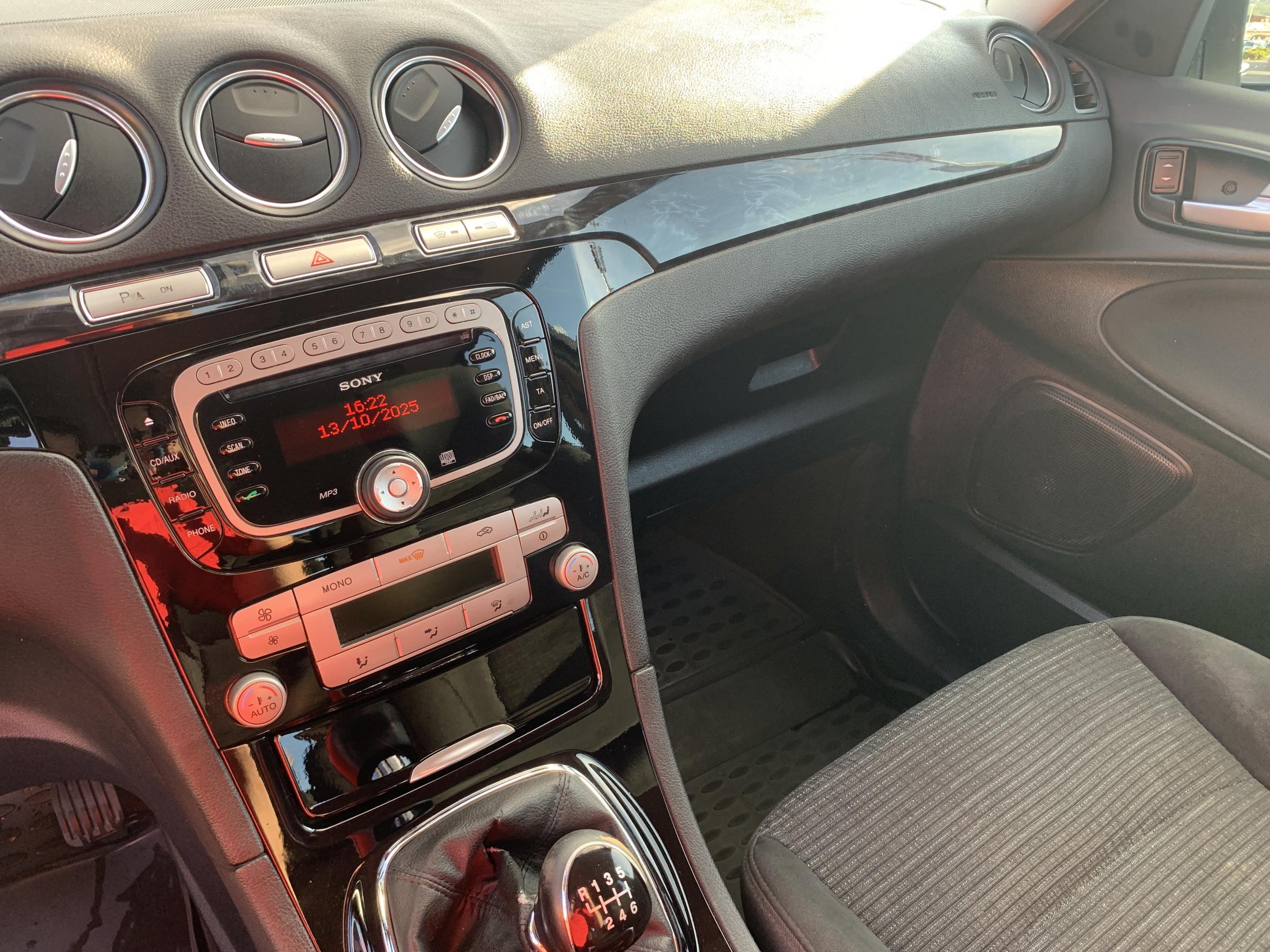 Ford Galaxy, 2010 - pohled č. 16