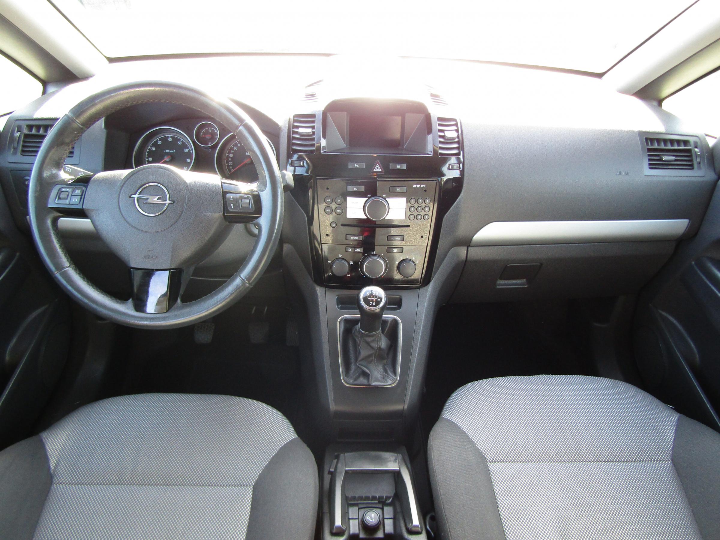 Opel Zafira, 2011 - pohled č. 8