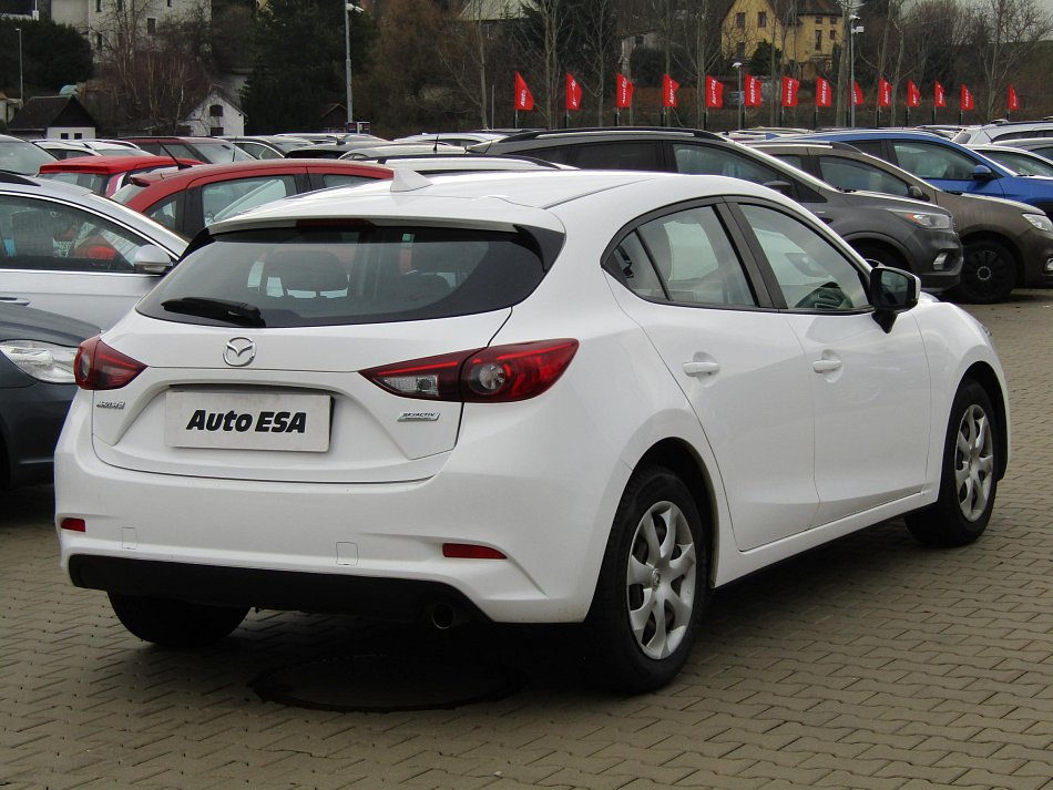 Mazda 3 1.5i 