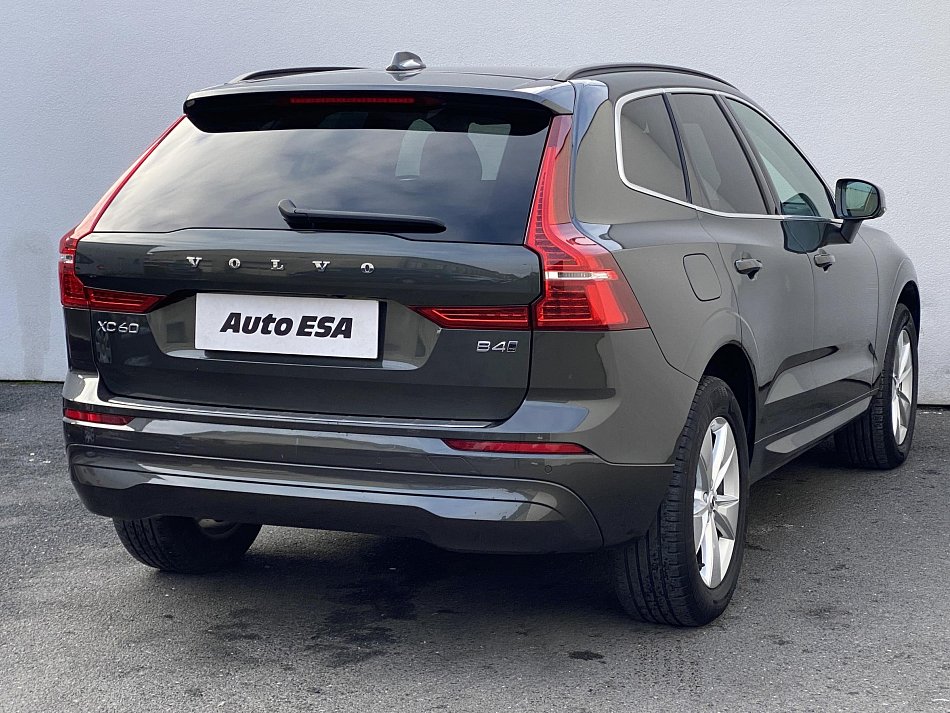 Volvo XC60 2.0 B4 Momentum AWD