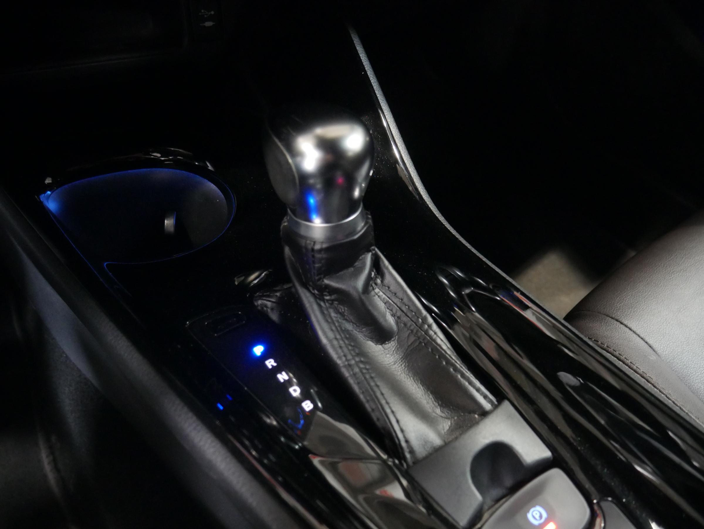 Toyota C-HR, 2018 - pohled č. 17