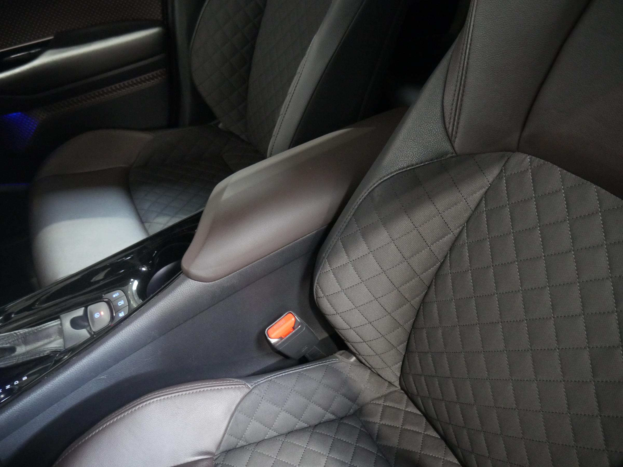 Toyota C-HR, 2018 - pohled č. 19