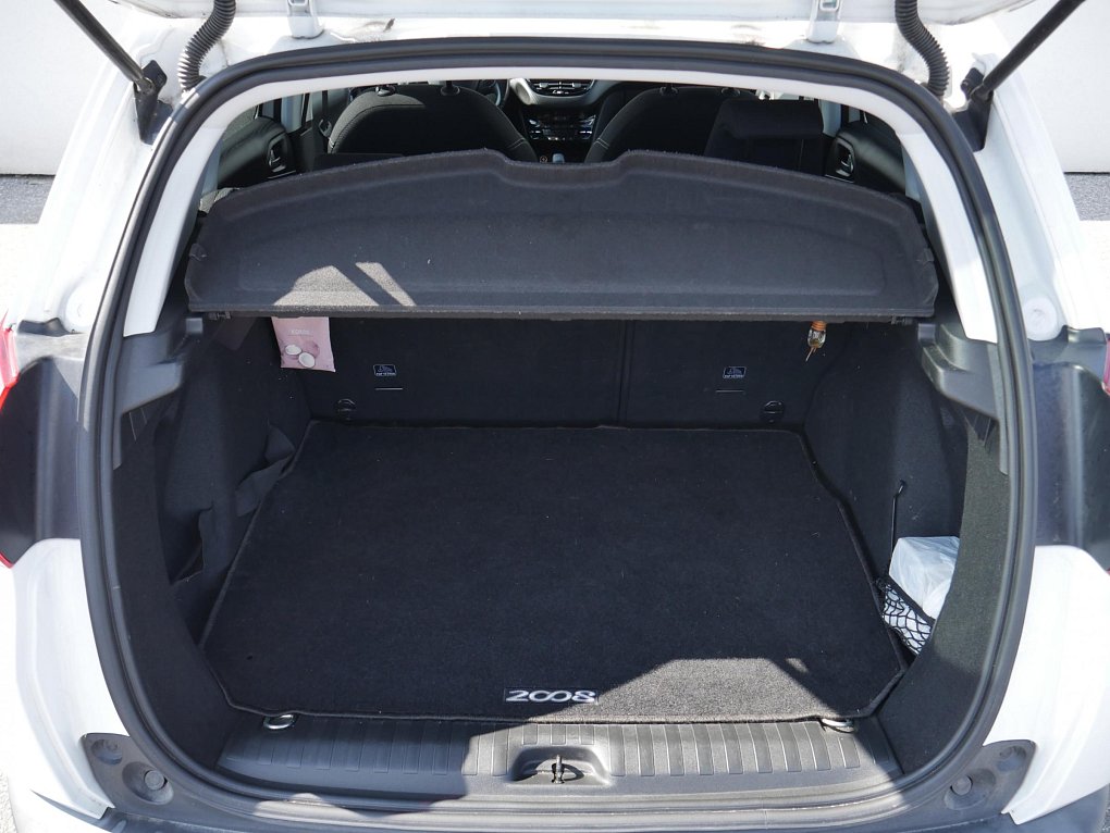 Peugeot 2008 1.2i 