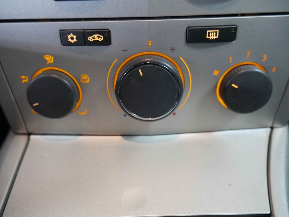 Opel Astra 1.6i 