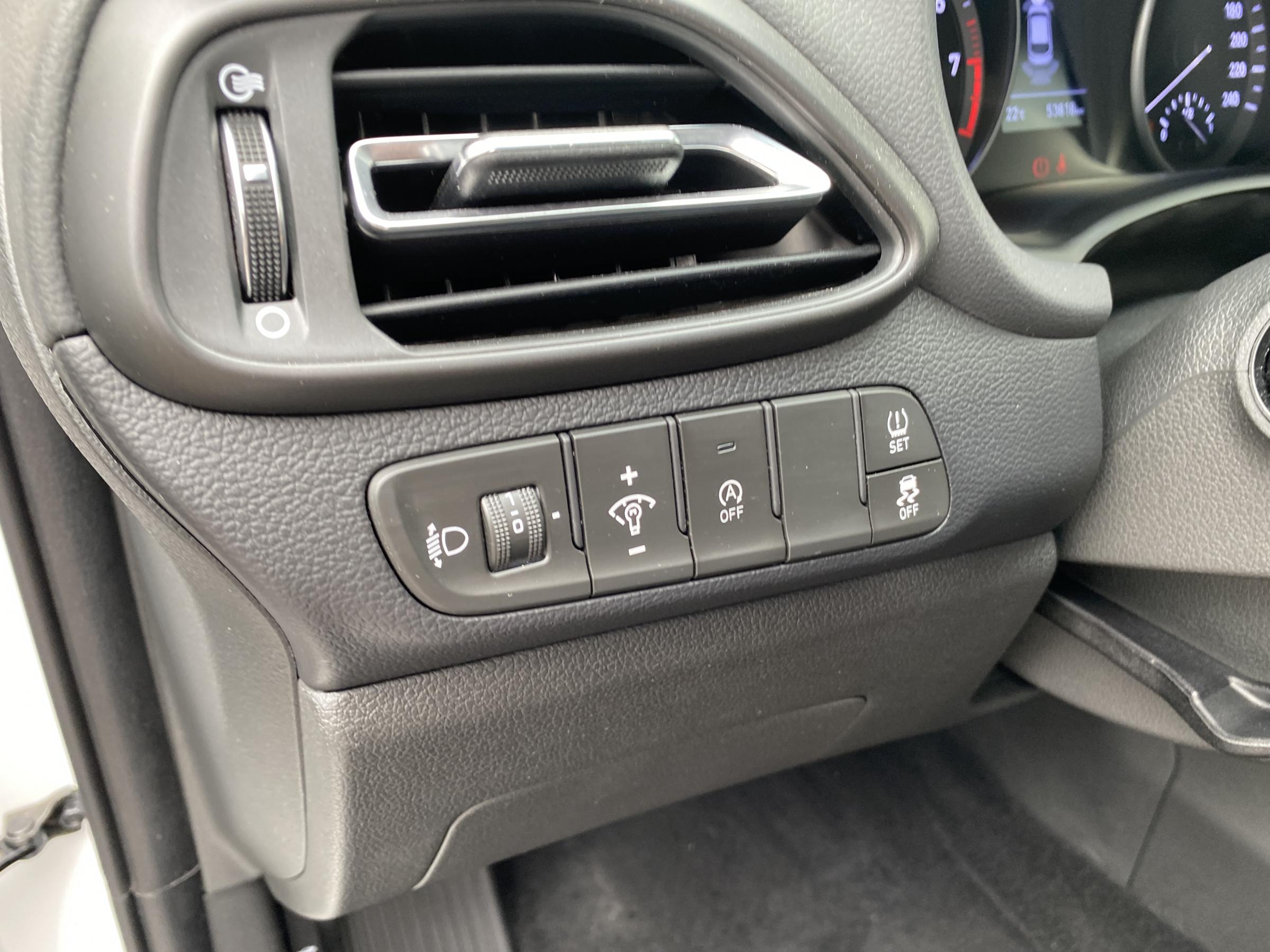 Hyundai i30, 2022 - pohled č. 17