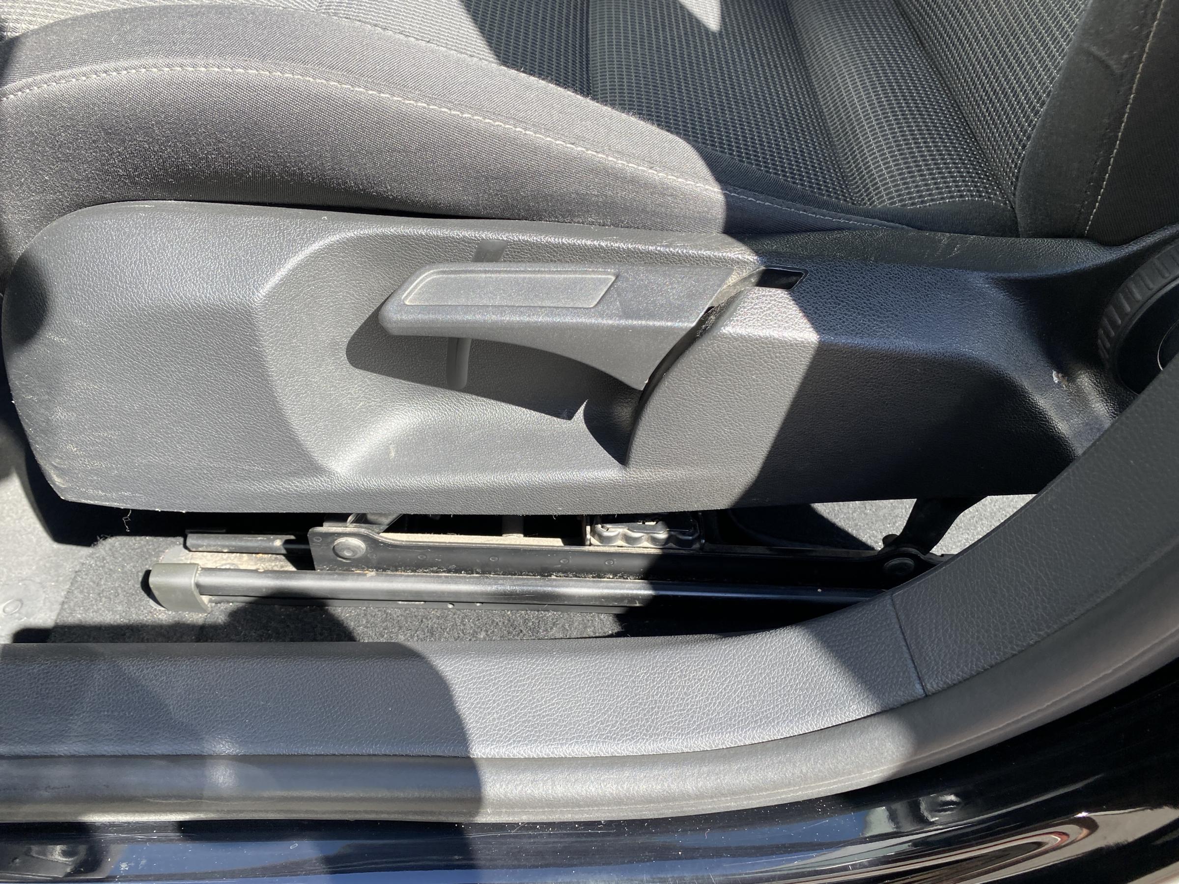 Volkswagen Golf, 2011 - pohled č. 14