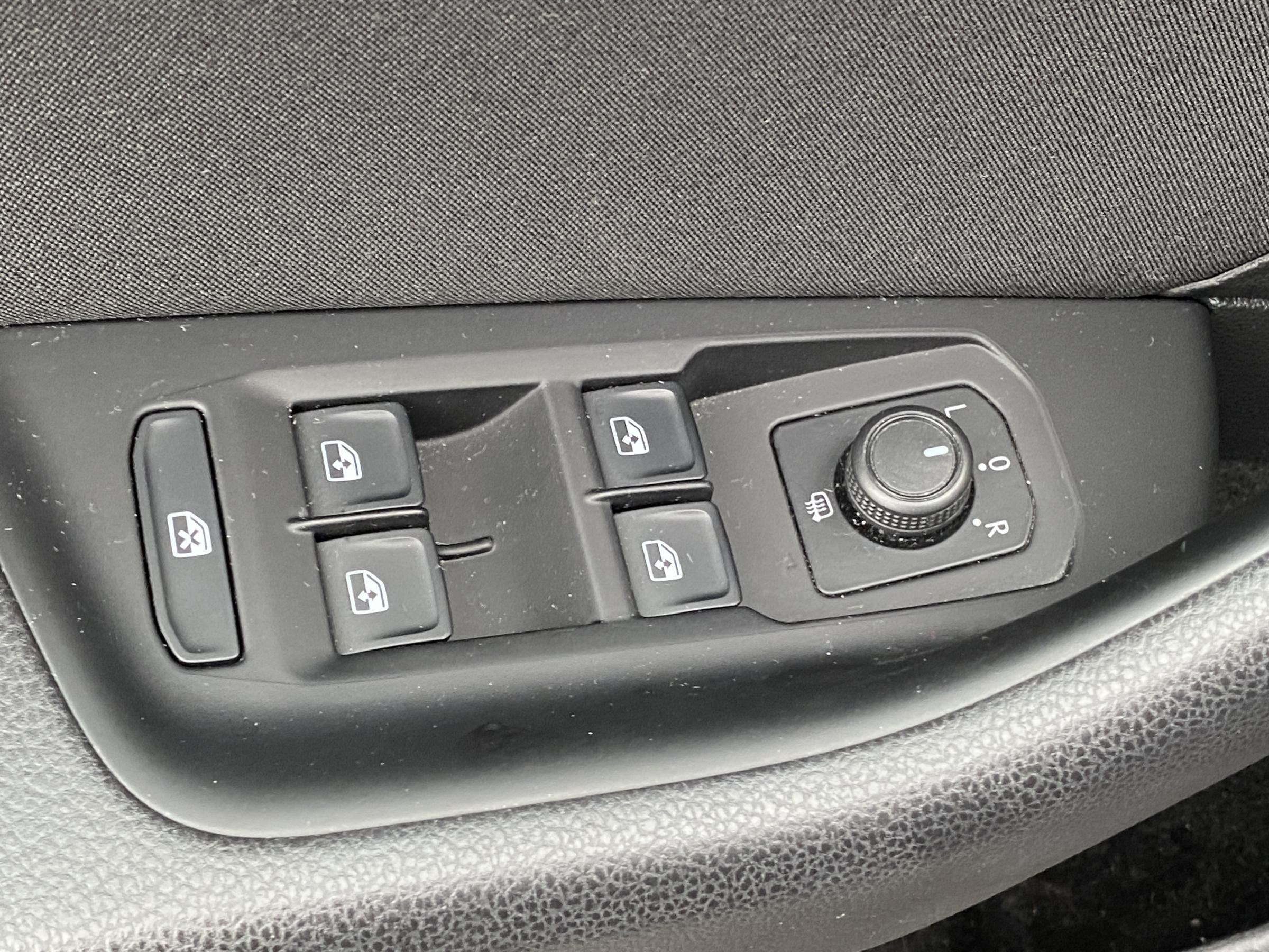 Volkswagen Passat, 2021 - pohled č. 12