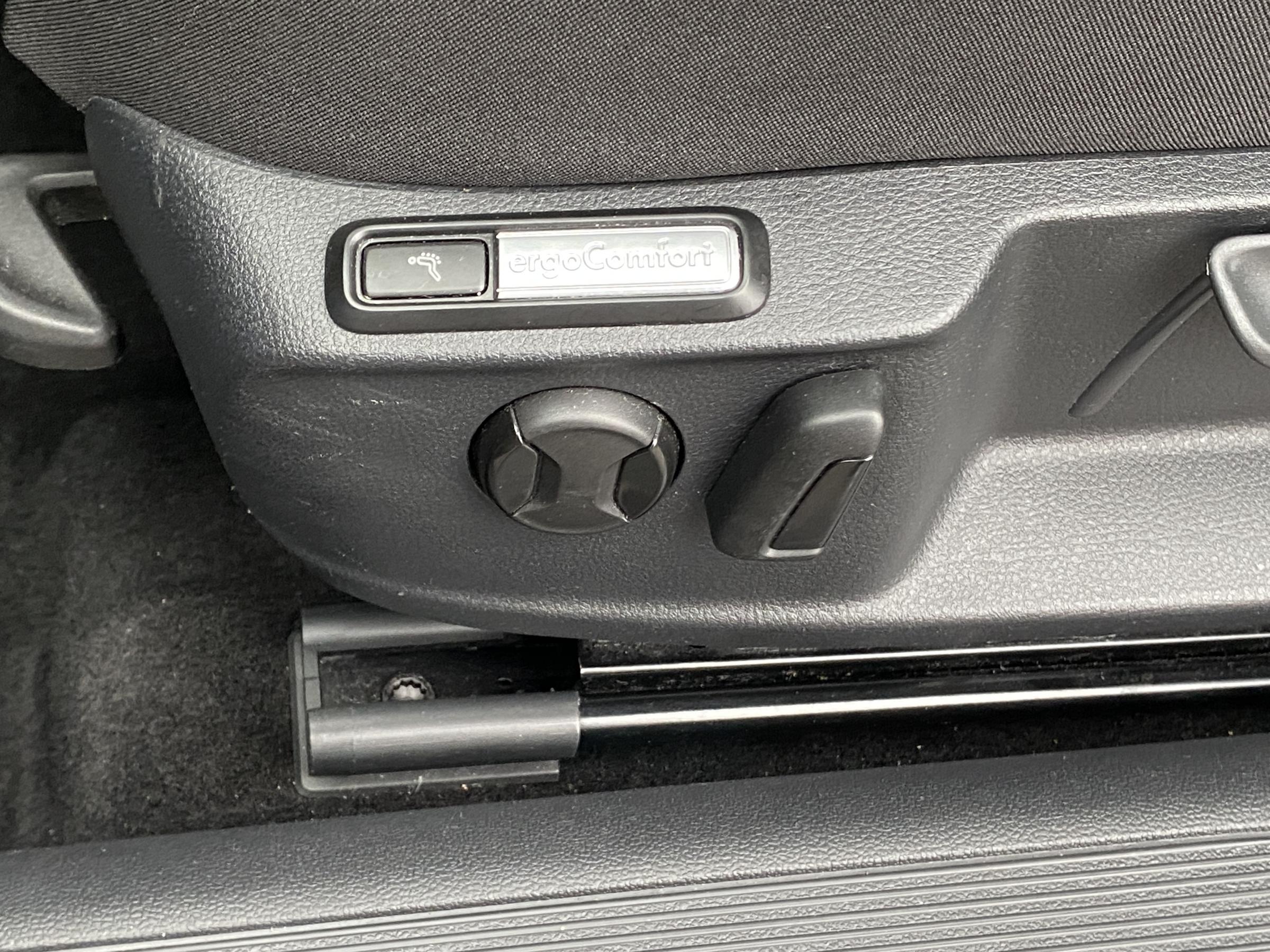 Volkswagen Passat, 2021 - pohled č. 13