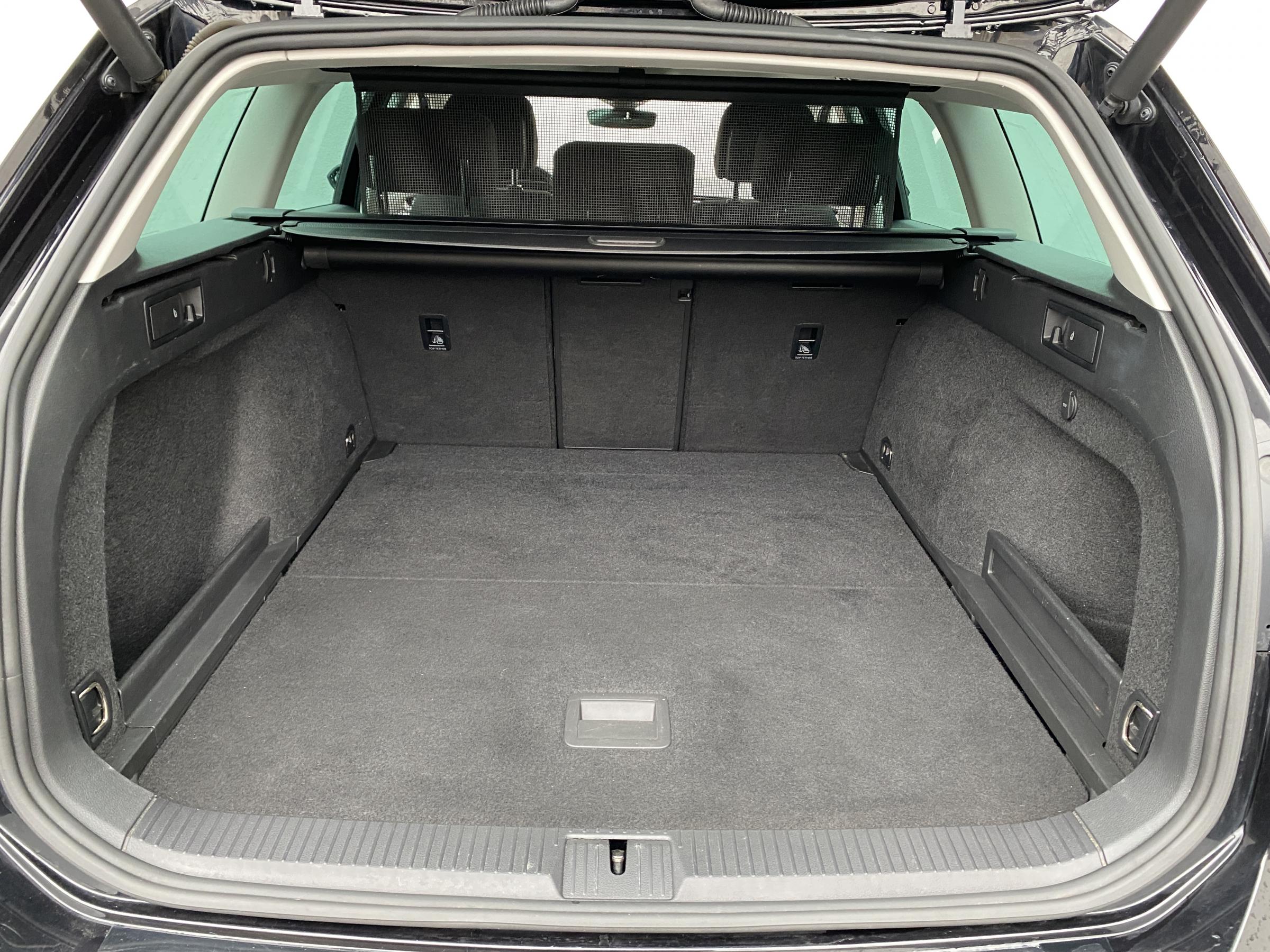 Volkswagen Passat, 2021 - pohled č. 7