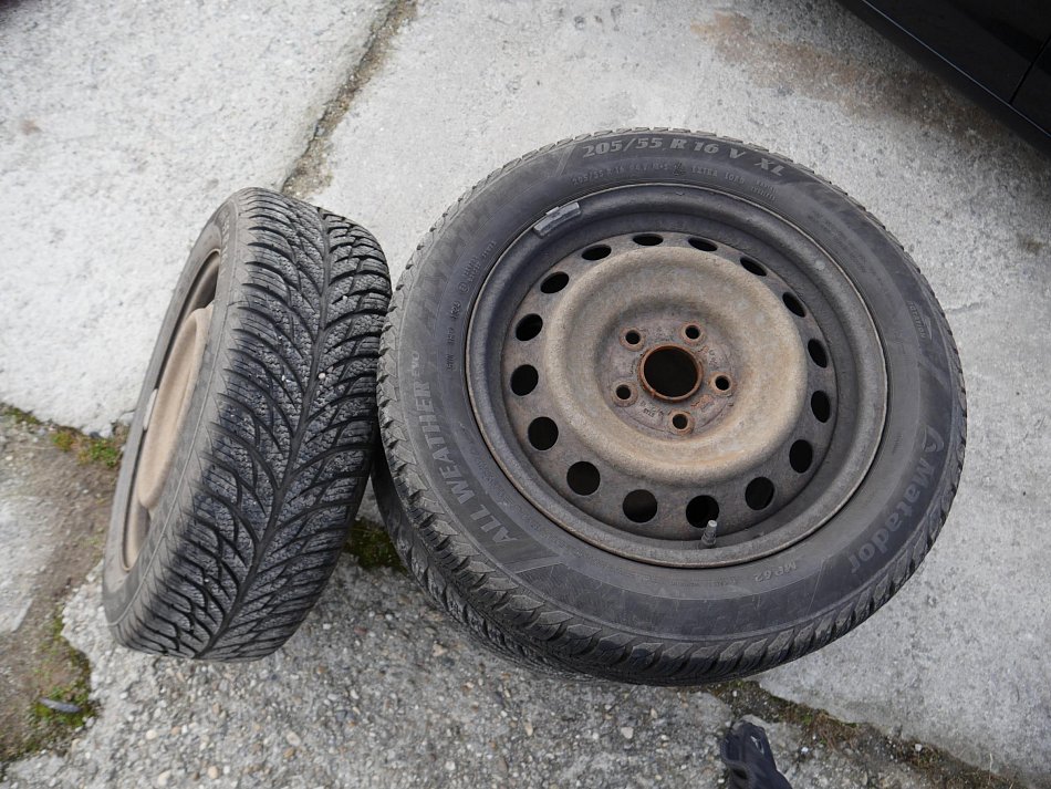 Toyota Corolla 1.6 i 