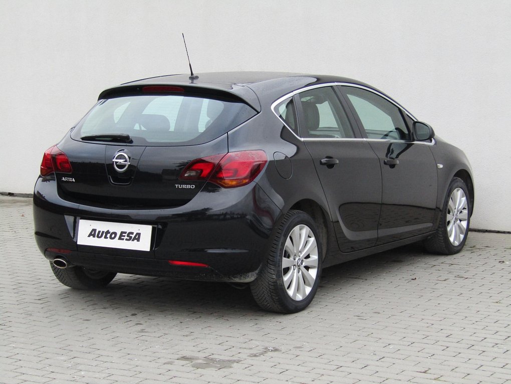 Opel Astra 1.4T Cosmo