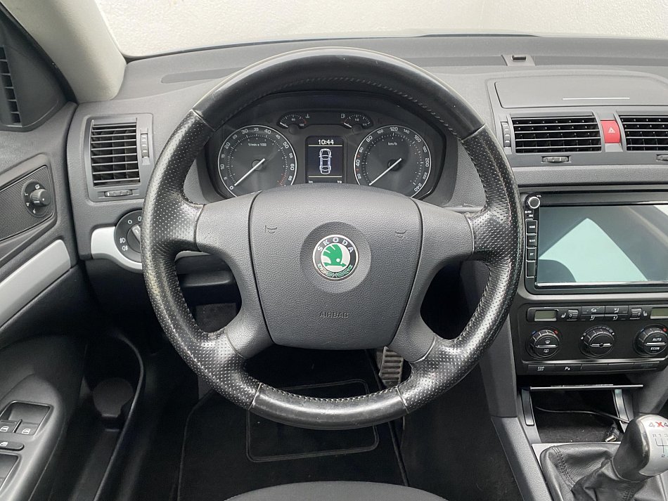 Škoda Octavia II 2.0 TDI Scout 4x4