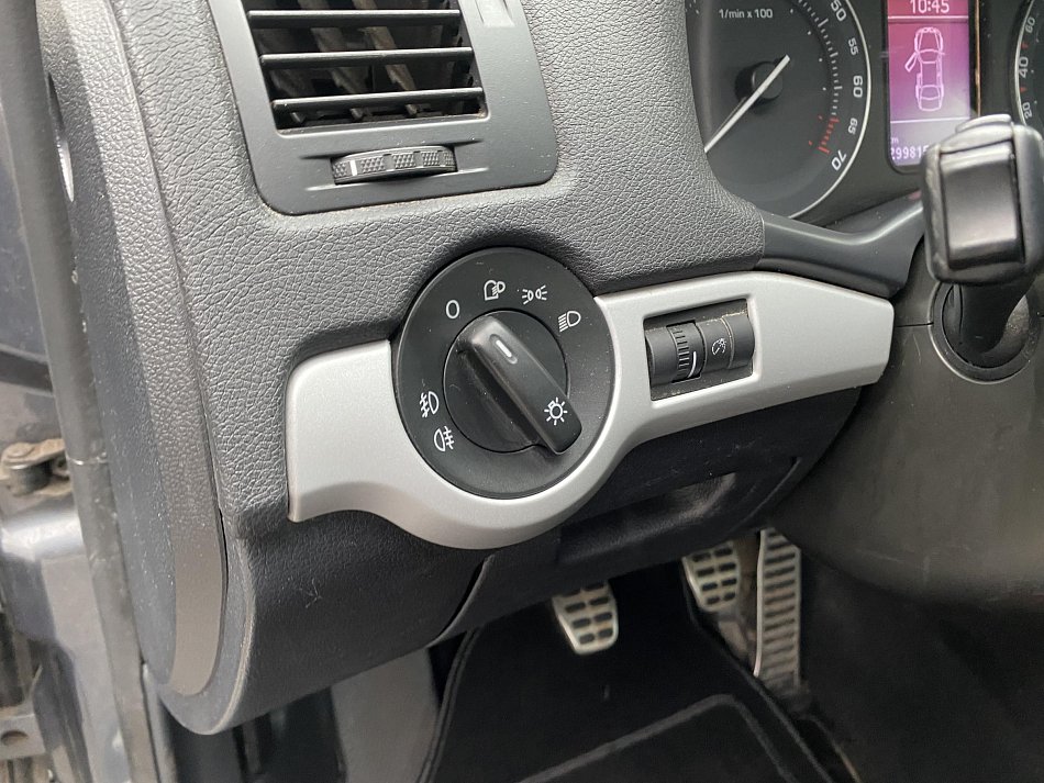 Škoda Octavia II 2.0 TDI Scout 4x4