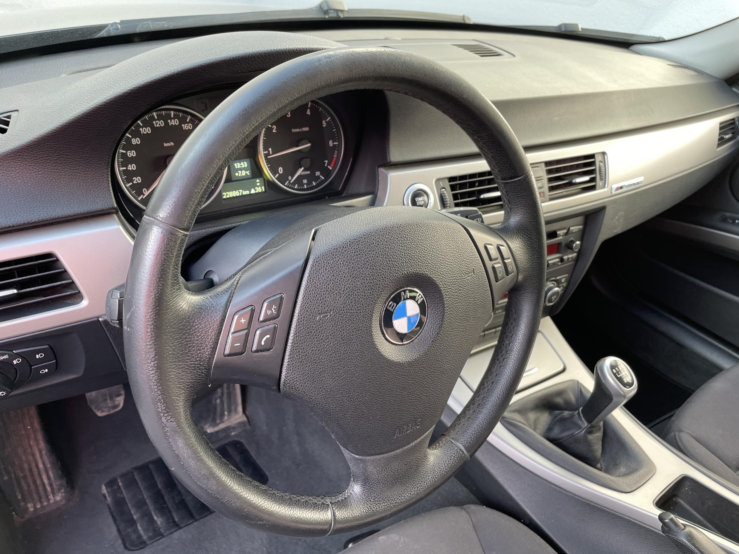BMW Řada 3, 2007 - pohled č. 11