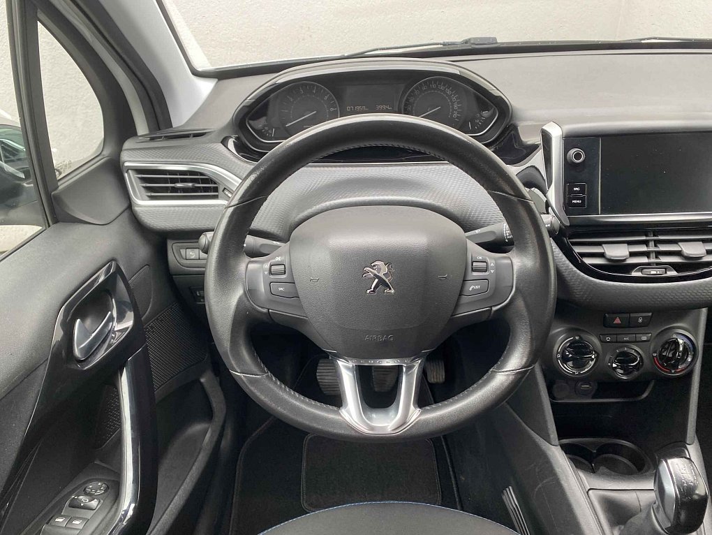 Peugeot 208 1.2PT Signature