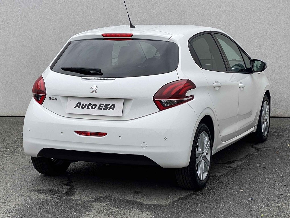 Peugeot 208 1.2PT Signature