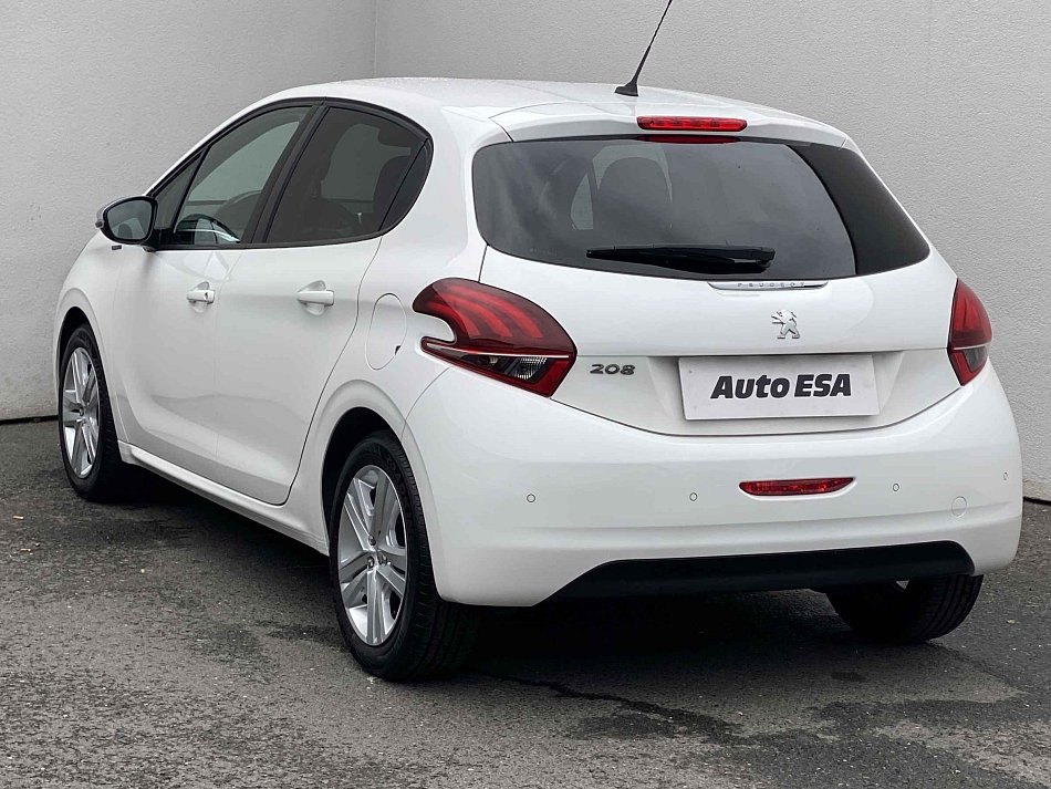 Peugeot 208 1.2PT Signature