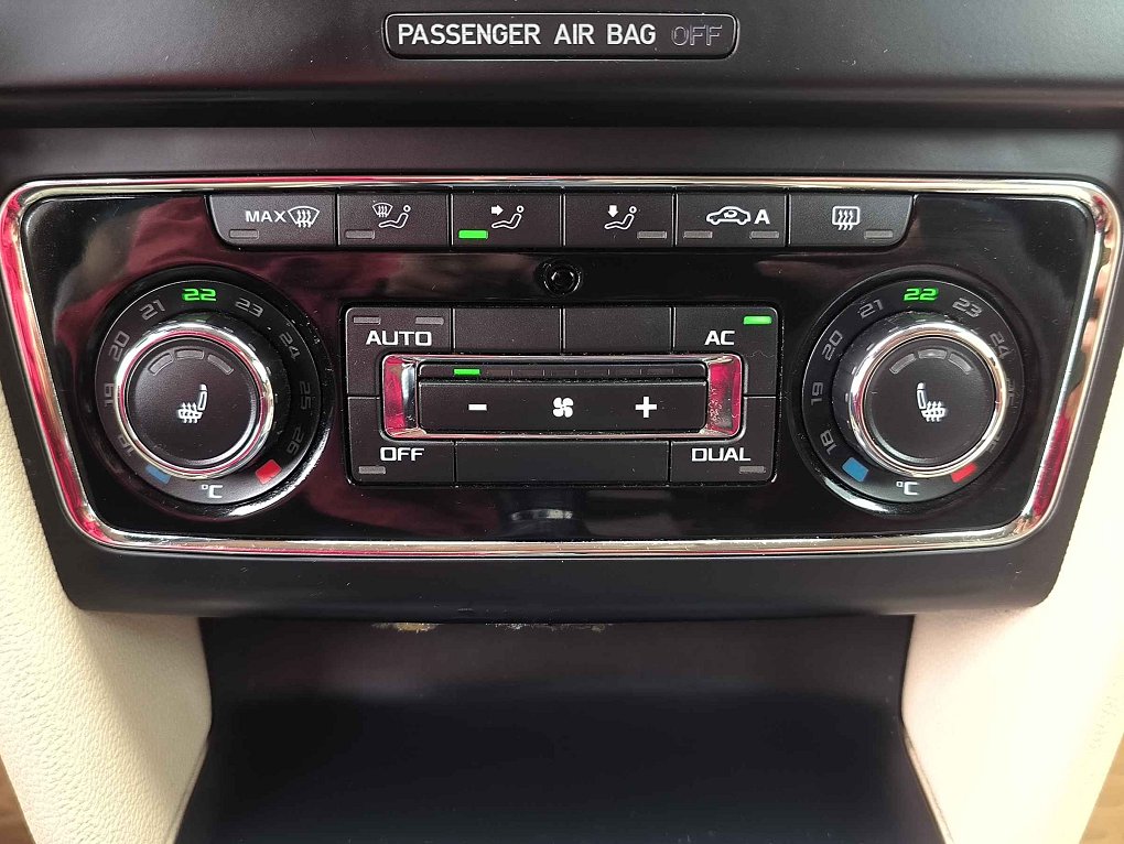 Škoda Superb II 2.0TDi Elegance 4x4