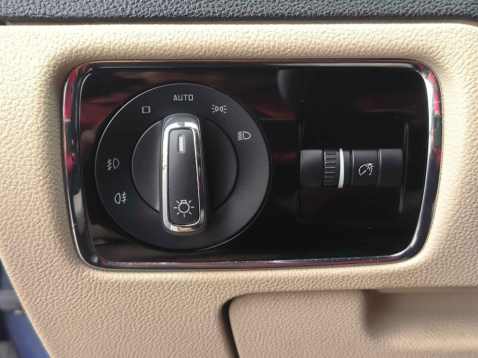 Škoda Superb II 2.0TDi Elegance 4x4