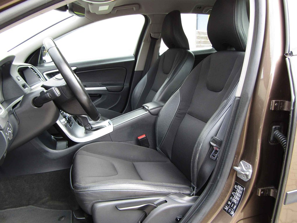 Volvo V60 2.0 D Cross Country