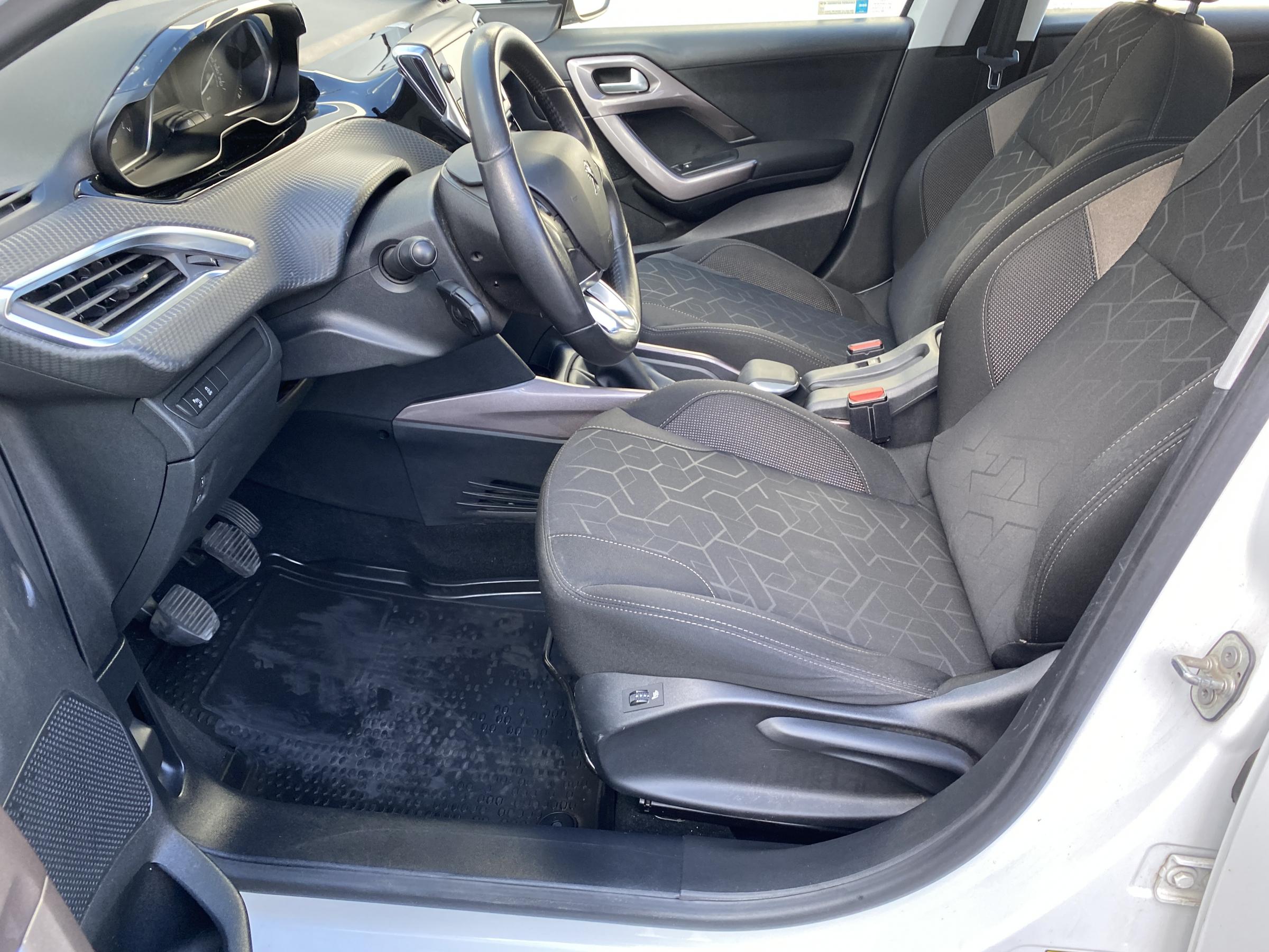 Peugeot 2008, 2016 - pohled č. 10