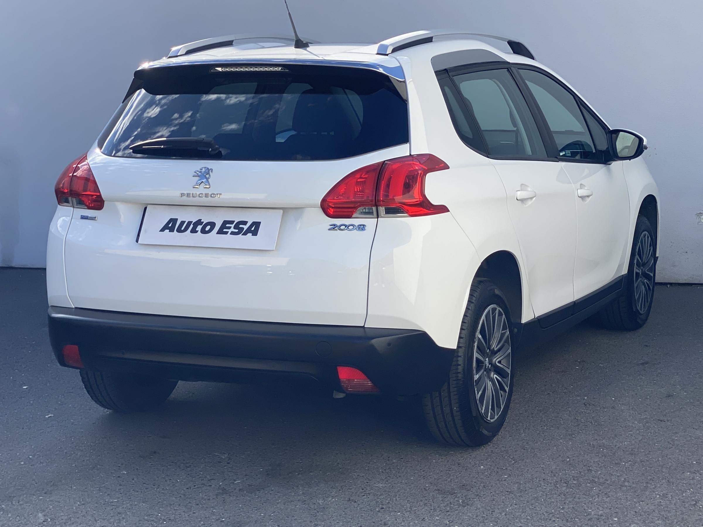 Peugeot 2008, 2016 - pohled č. 4