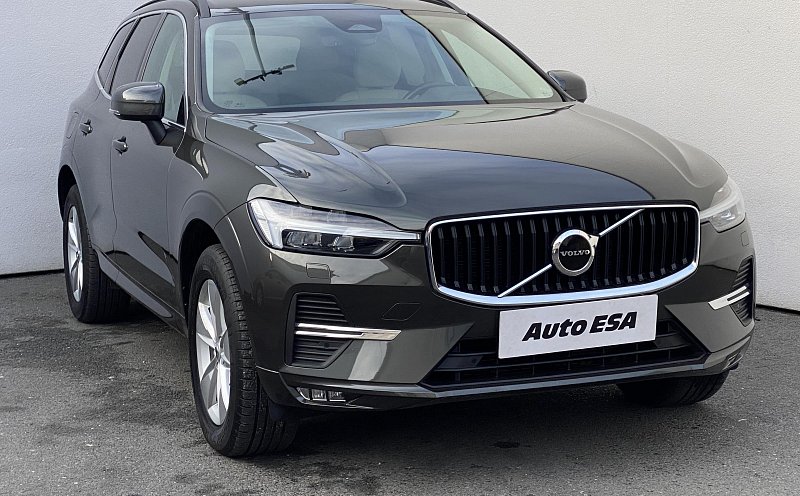 Volvo XC60 2.0 B4 Momentum AWD