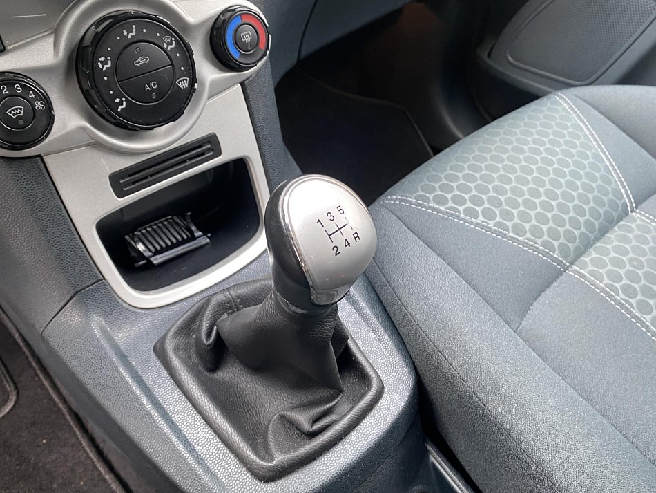 Ford Fiesta 1.6 Ti-VCT Titanium