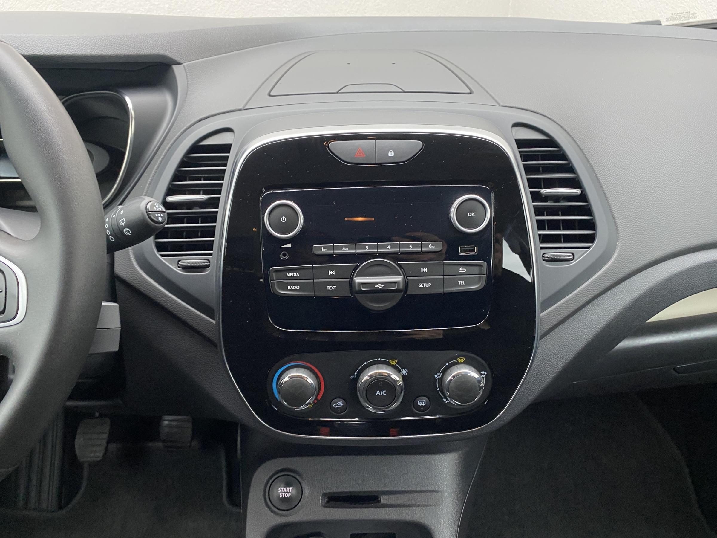 Renault Captur, 2020 - pohled č. 12