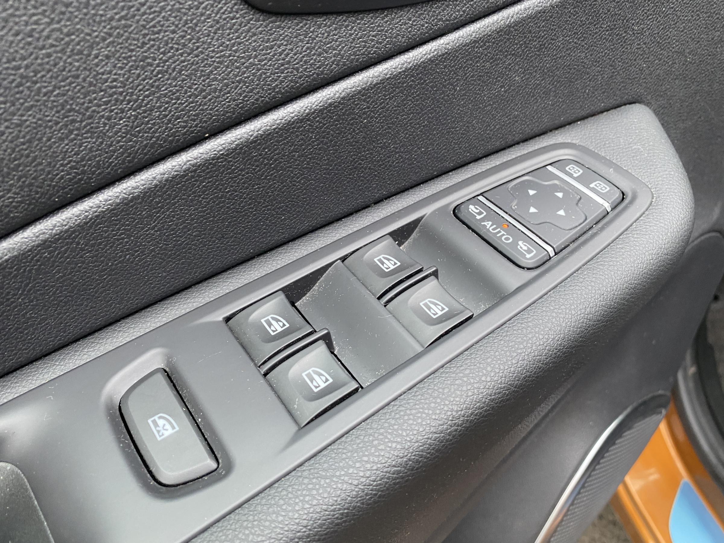 Renault Captur, 2020 - pohled č. 13