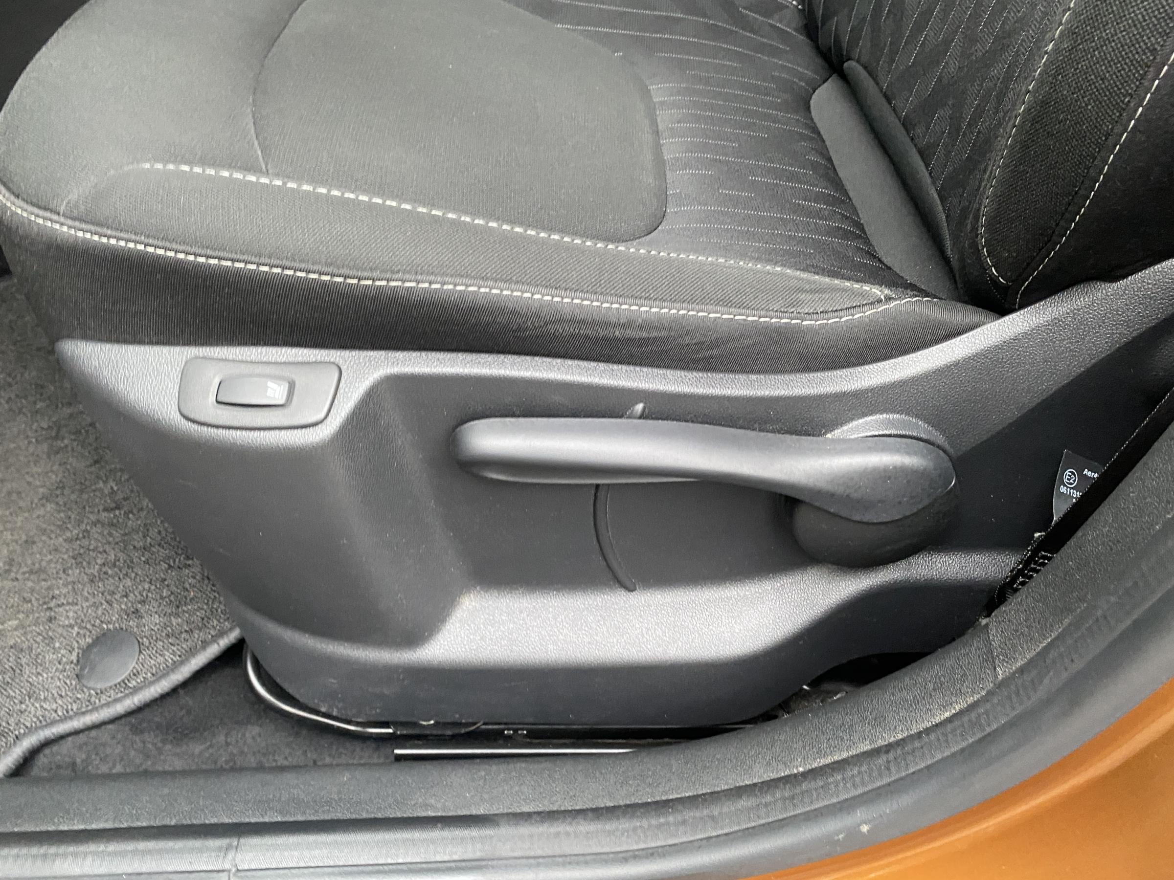 Renault Captur, 2020 - pohled č. 14