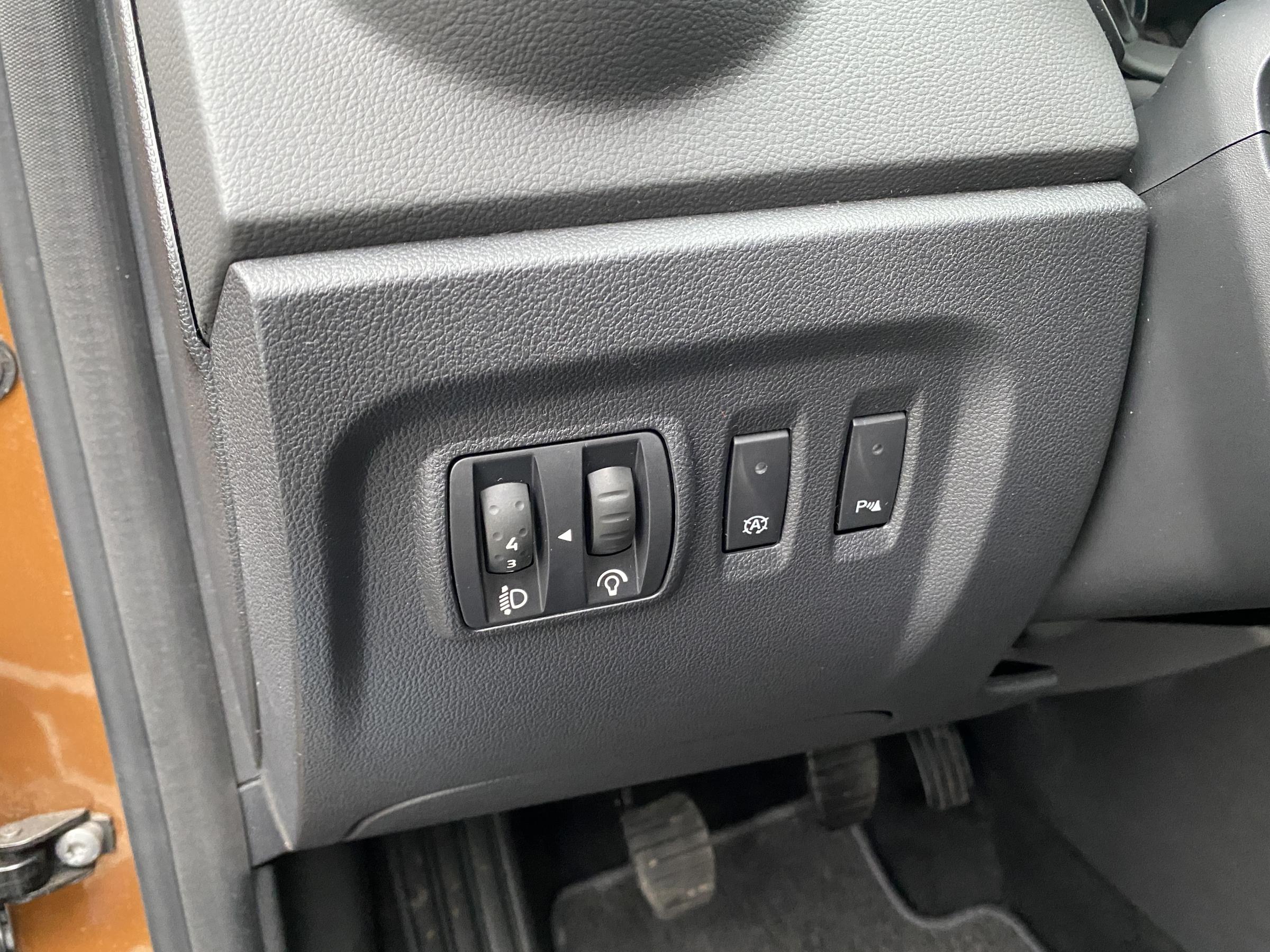 Renault Captur, 2020 - pohled č. 15