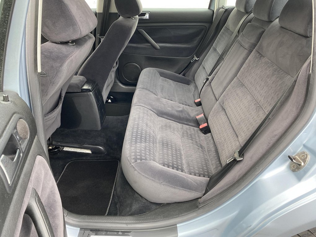 Volkswagen Passat 1.6 i 