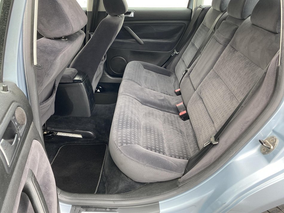 Volkswagen Passat 1.6 i 
