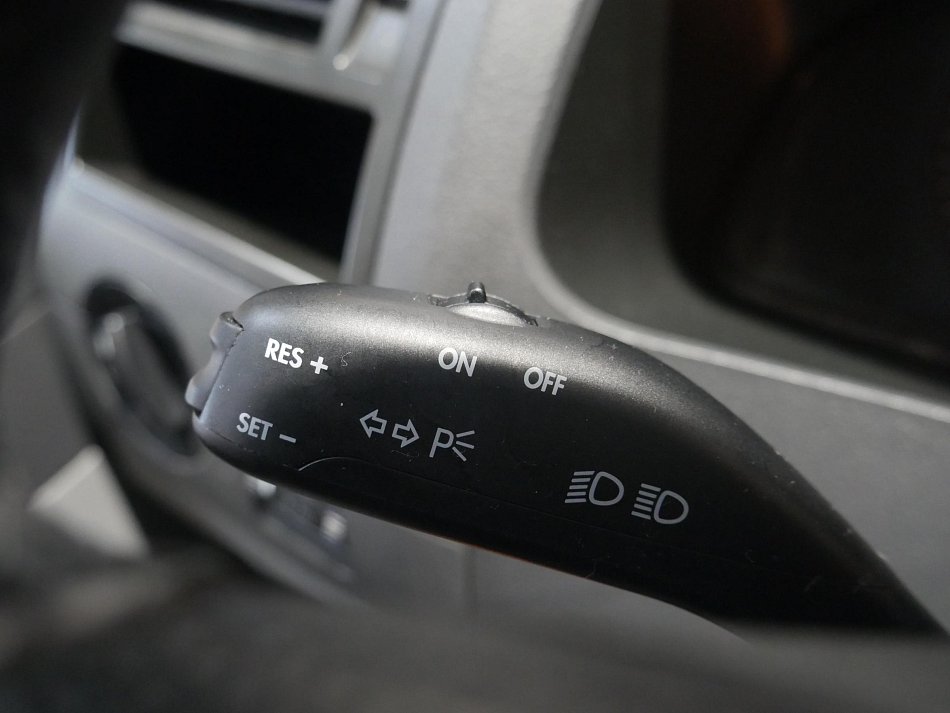 Volkswagen Transporter 2.5TDi  L2 9míst